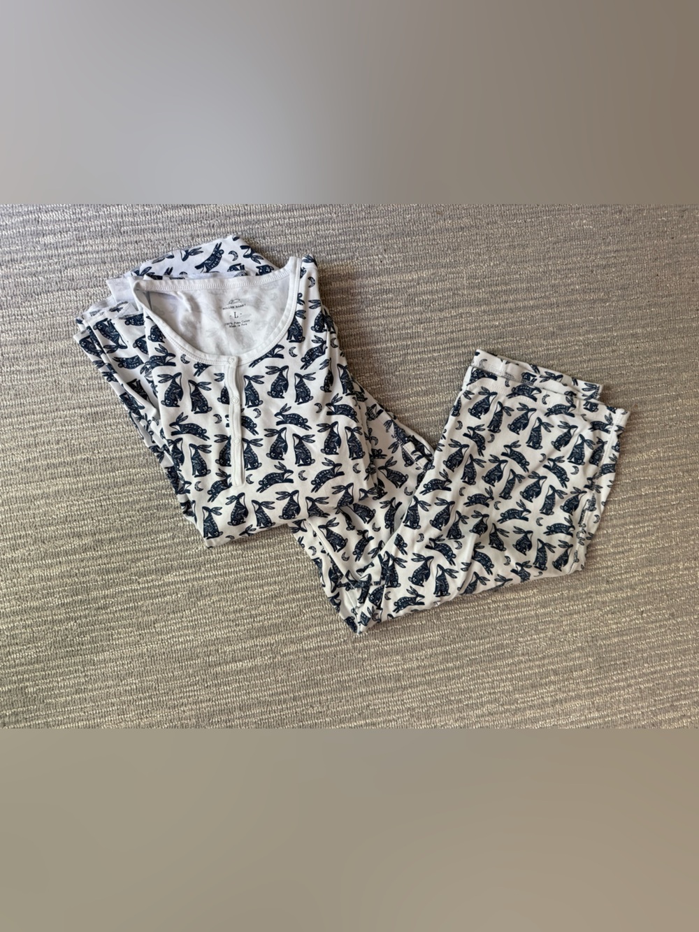 Roller Rabbit Women’s Blue Rabbit Pajamas size Large - Picture 3 of 3